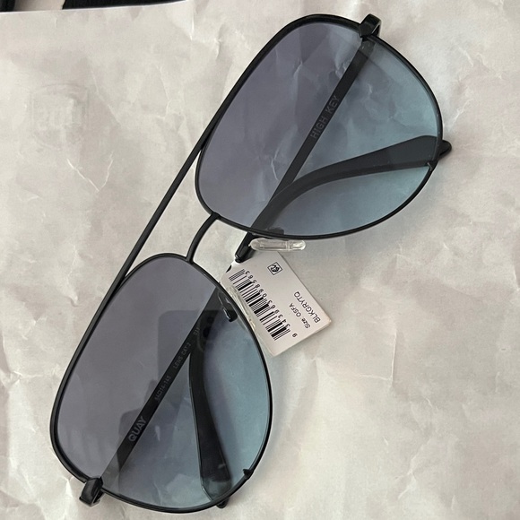 Quay Australia Black Aviator Sunglasses - Picture 1 of 9